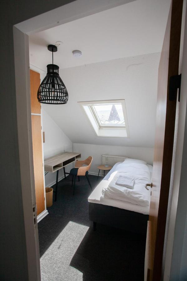 The Bird / Guesthouse / 10 Min Walk Downtown Tórshavn Exteriör bild